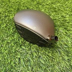 Taylormade Qi35 Driver Head 9* RH + Headcover